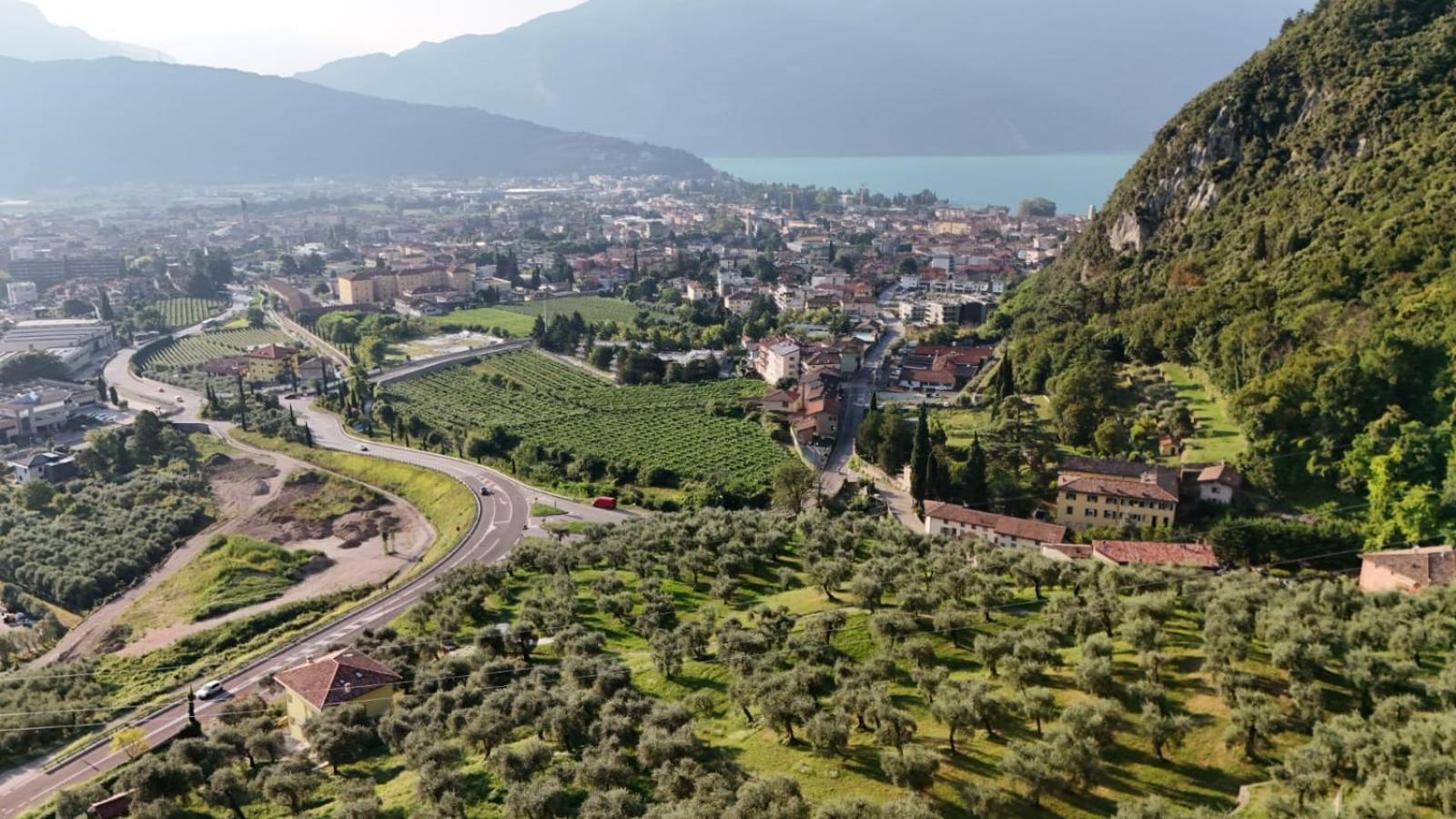Casa Sara With Swimming Pool Apartment Riva del Garda Exterior photo
