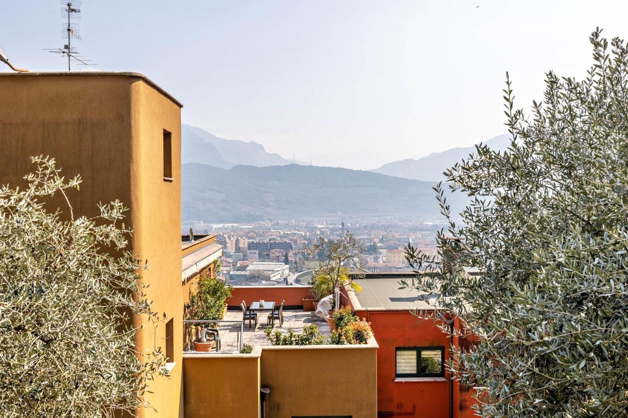 Casa Sara With Swimming Pool Apartment Riva del Garda Exterior photo